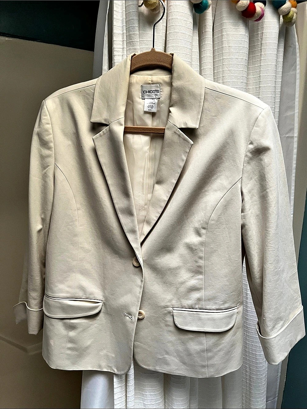 Chico's White Blazer Size 1 Like New